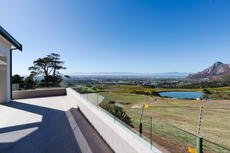 4 Bedroom Property for Sale in Zwaanswyk Western Cape